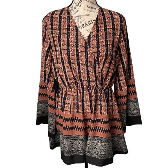 Fab'rik Aztec/Tribal Print V-Neck Long Sleeve Romper in Size Small - Picture 3 of 12